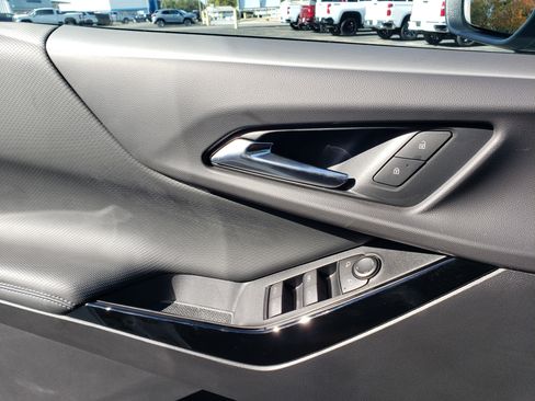 New 2026 Chevrolet Equinox LT w/ Convenience Package II image 13