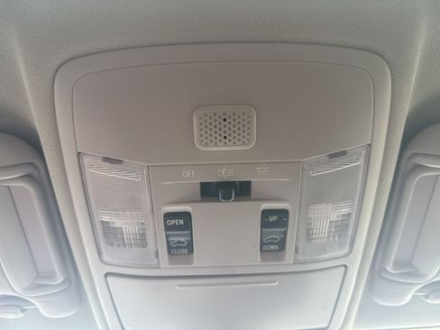 Used 2018 Toyota RAV4 XLE FWD image 20