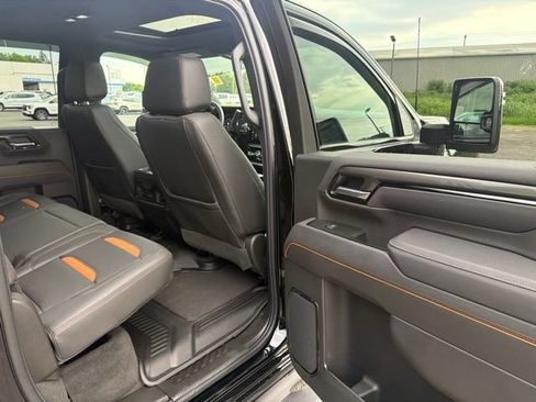 Certified 2026 GMC Sierra 3500 AT4 AWD/4WD image 22