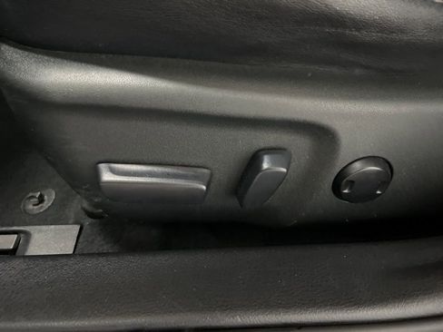 Used 2012 Toyota Camry SE FWD image 25
