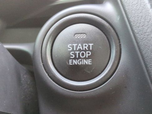 Used 2020 Toyota Yaris LE image 35