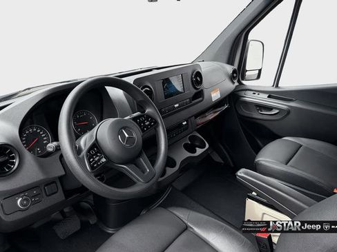 Used 2024 Mercedes-Benz Sprinter 2500 image 22