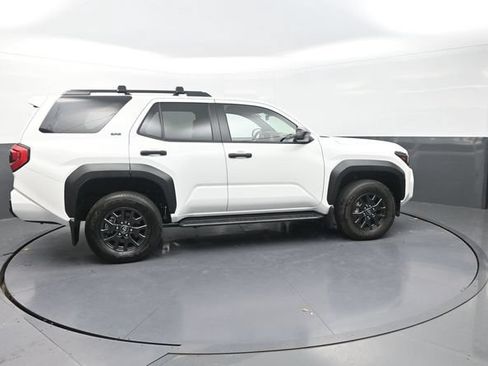 Used 2026 Toyota 4Runner SR5 AWD/4WD image 9