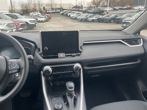 Used 2025 Toyota RAV4 LE image 34
