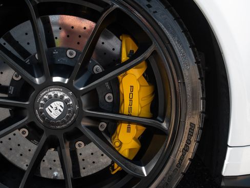 Used 2018 Porsche 911 GT3 RWD image 43