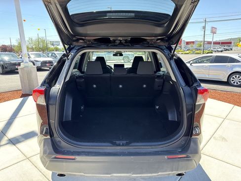 Used 2024 Toyota RAV4 XLE AWD/4WD image 6