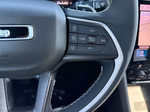 New 2025 Jeep Grand Cherokee Limited w/ Luxury Tech Group II image 30