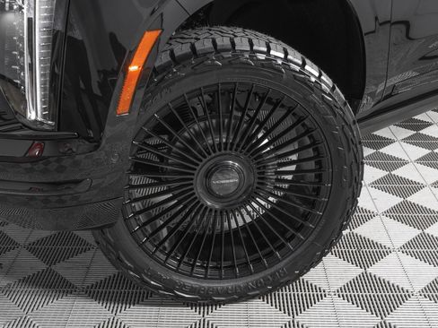 Used 2026 Cadillac Escalade ESV Sport w/ Touring Package image 35