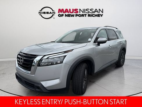 Used 2024 Nissan Pathfinder SV FWD image 4