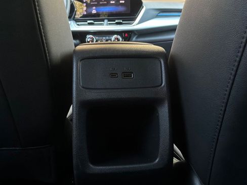 Used 2025 Chevrolet Trax LT w/ LT Convenience Package FWD image 12