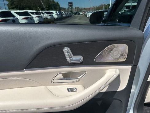Used 2022 Mercedes-Benz GLS 450 4MATIC image 26