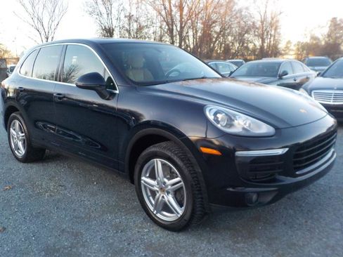 Used 2016 Porsche Cayenne w/ Premium Package image 7