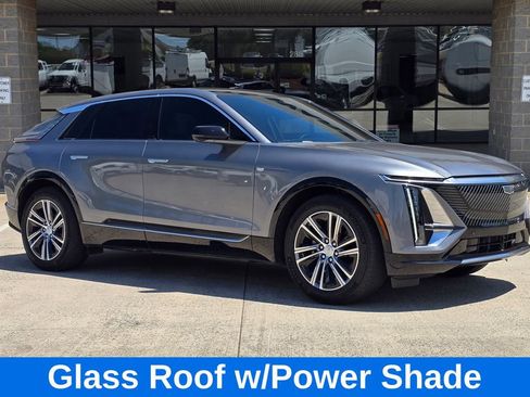 Used 2023 Cadillac Lyriq 2WD image 2
