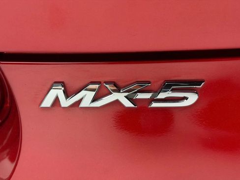 Used 2016 MAZDA MX-5 Miata Club RWD image 10