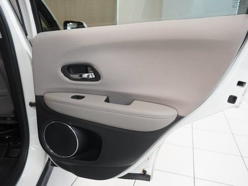 Used 2017 Honda HR-V EX image 29