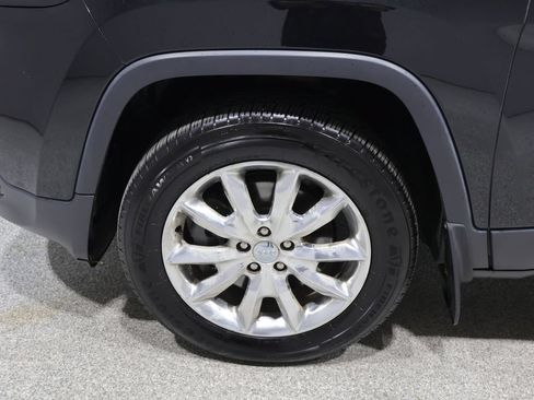Used 2014 Jeep Cherokee Limited w/ Trailer Tow Group AWD/4WD image 8