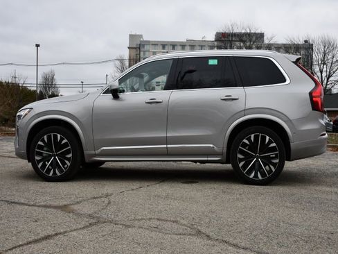 Certified 2025 Volvo XC90 B6 Plus image 4