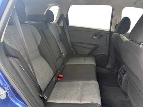 Used 2022 Nissan Rogue SV FWD image 17