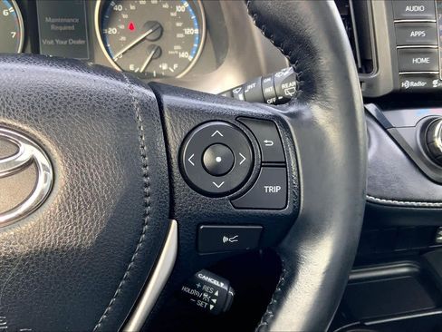 Used 2018 Toyota RAV4 XLE image 25