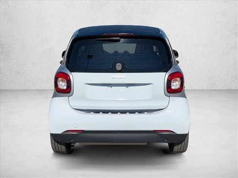 Used 2016 smart fortwo pure image 7