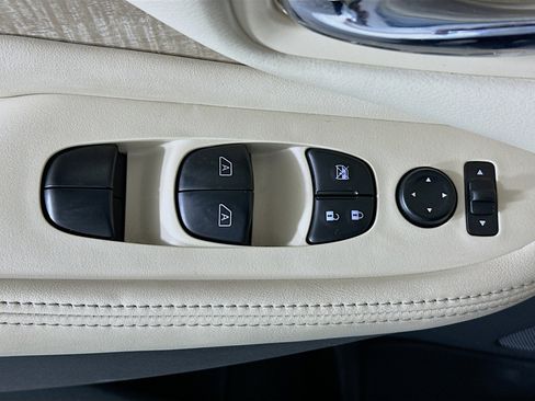 Used 2021 Nissan Murano SV w/ Cargo Package image 14