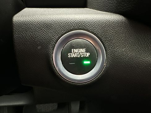 Used 2023 GMC Terrain SLE w/ Driver Convenience Package AWD/4WD image 17
