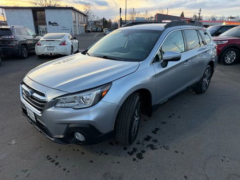 Used 2019 Subaru Outback 3.6R Limited w/ Popular Package #2 image 5