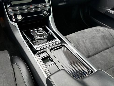 Used 2018 Jaguar XE S AWD/4WD image 35