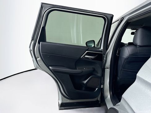 Used 2024 Mitsubishi Outlander SE Black Edition image 26