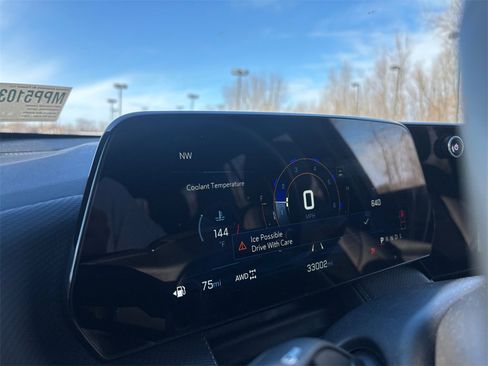 Used 2025 Chevrolet Equinox LT w/ Convenience Package II image 25