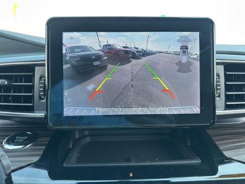 Used 2024 Ford Explorer Limited image 44