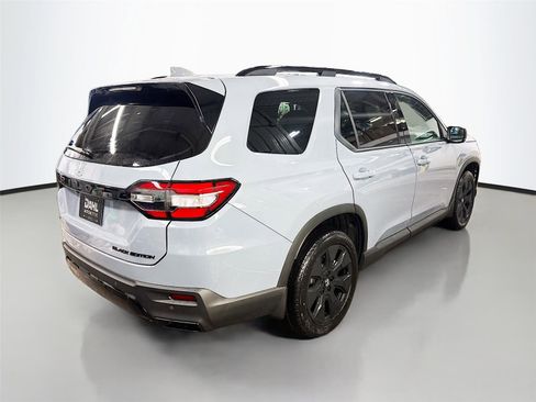 New 2026 Honda Pilot Black Edition image 12