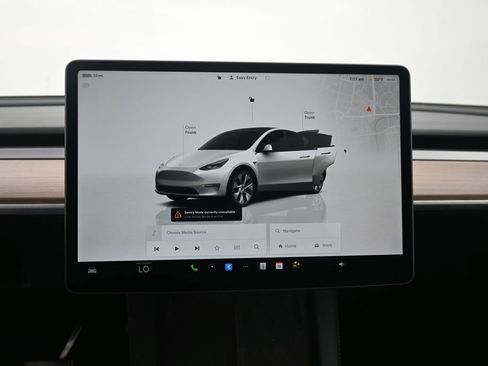 Used 2023 Tesla Model Y Long Range AWD/4WD image 9