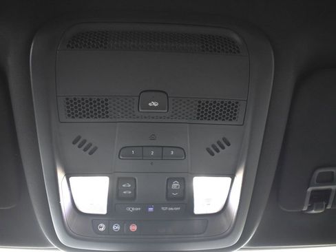 Used 2020 Cadillac XT6 Premium Luxury image 24