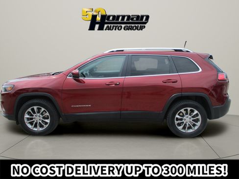 Used 2019 Jeep Cherokee Latitude Plus w/ Cold Weather Group AWD/4WD image 2