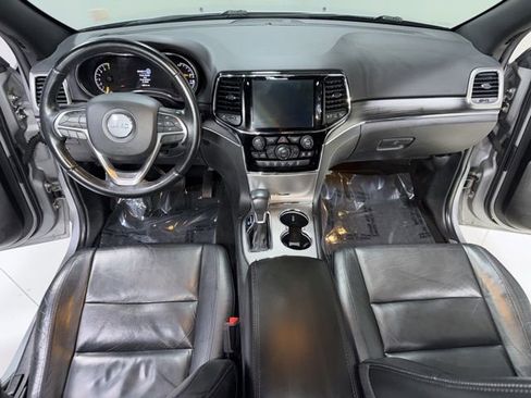 Used 2019 Jeep Grand Cherokee Limited AWD/4WD image 17