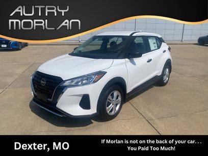 New 2025 Nissan Kicks Play S