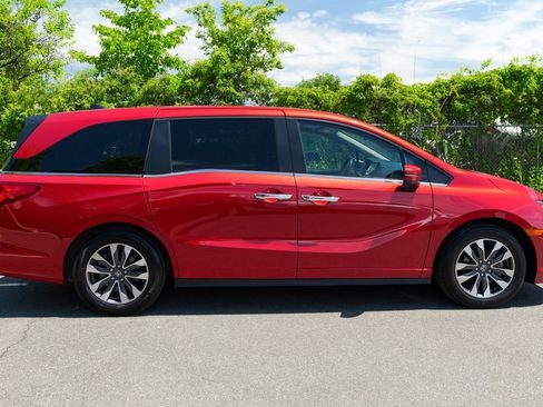 Used 2023 Honda Odyssey EX-L image 8