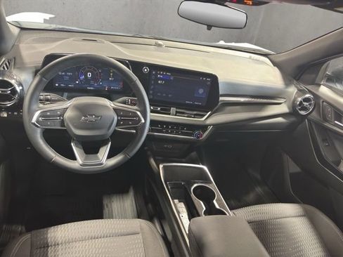 Used 2025 Chevrolet Equinox LT w/ Midnight Edition AWD/4WD image 2