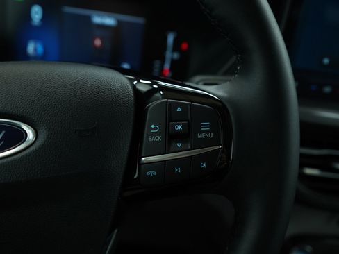 Used 2023 Ford Escape SE w/ Class II Trailer Tow Package image 25