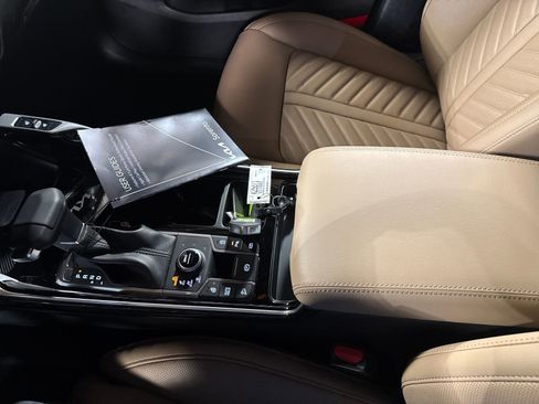 New 2026 Kia Sorento SX Prestige w/ Olive Brown Leather Package image 22
