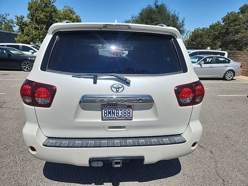 Used 2019 Toyota Sequoia Platinum AWD/4WD image 4