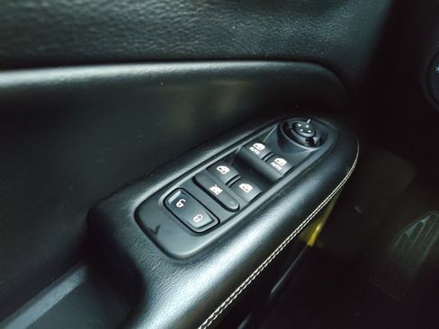 Used 2021 Jeep Compass Latitude FWD image 27