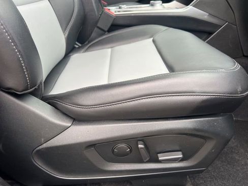 Used 2023 Ford Explorer XLT w/ Equipment Group 202A AWD/4WD image 12
