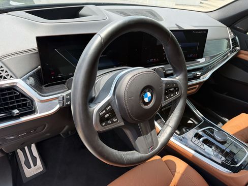 Used 2024 BMW X5 xDrive40i w/ M Sport Package AWD/4WD image 3