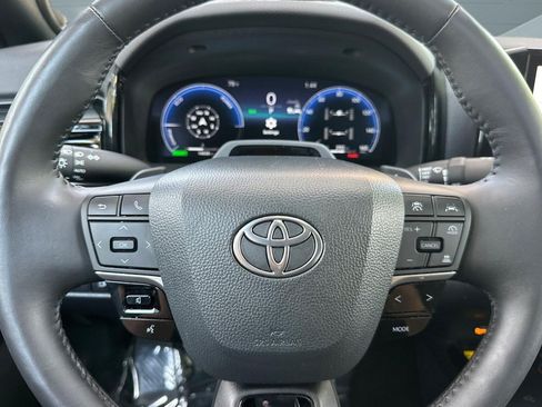 Used 2025 Toyota Camry XSE w/ Premium Plus Package AWD/4WD image 10