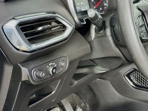 Used 2023 Chevrolet TrailBlazer LT w/ Convenience Package FWD image 12