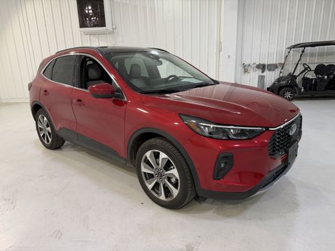 Used 2024 Ford Escape Platinum w/ Premium Technology Package image 7