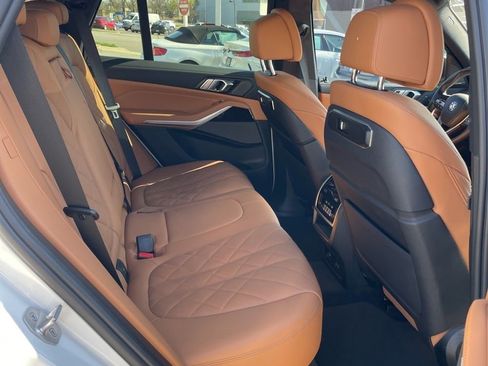Used 2024 BMW X5 xDrive40i w/ Premium Package image 7