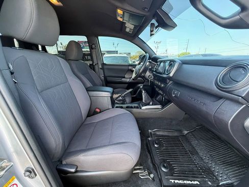 Used 2019 Toyota Tacoma TRD Sport image 23